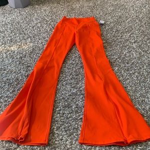Brand new flared athletic pants, size small
